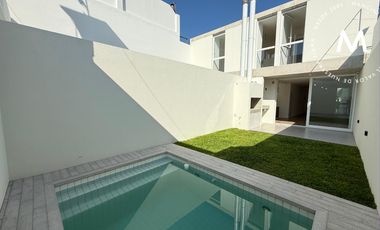 Duplex en venta de 4 ambientes con cochera, piscina y parrilla - Villa Ballester