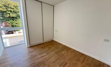 Duplex en venta de 4 ambientes con cochera, piscina y parrilla - Villa Ballester