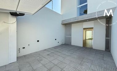 Duplex en venta de 4 ambientes con cochera, piscina y parrilla - Villa Ballester