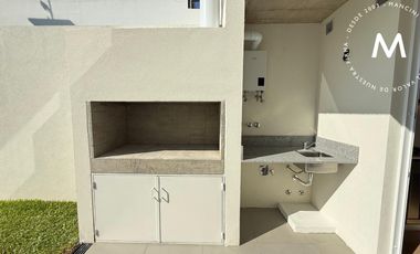 Duplex en venta de 4 ambientes con cochera, piscina y parrilla - Villa Ballester