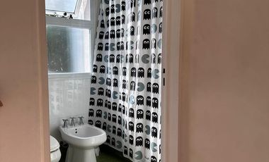 Triplex En Milberg Town con galería, patio y parrilla!