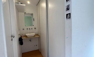 Triplex En Milberg Town con galería, patio y parrilla!