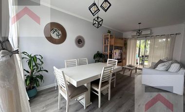 Triplex En Milberg Town con galería, patio y parrilla!