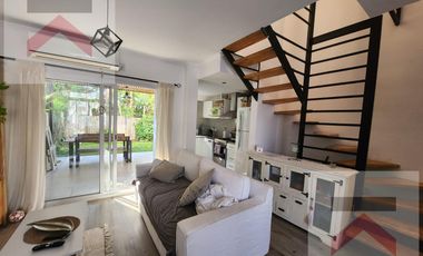 Triplex En Milberg Town con galería, patio y parrilla!