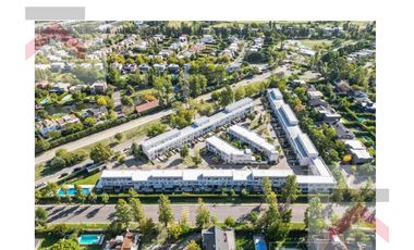 Triplex En Milberg Town con galería, patio y parrilla!