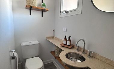 Triplex En Milberg Town con galería, patio y parrilla!