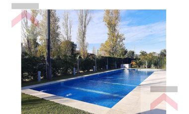 Triplex En Milberg Town con galería, patio y parrilla!