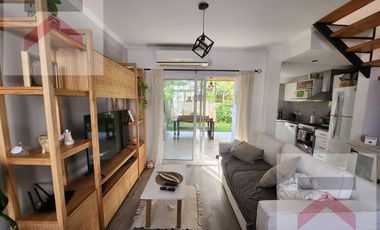 Triplex En Milberg Town con galería, patio y parrilla!