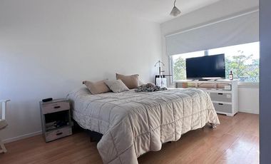 Triplex En Milberg Town con galería, patio y parrilla!