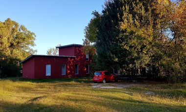 HERMOSA Casa de 320 m2/ Excelente vista al bosque/ Amenities/ Sup. 2500 m2/ Parque Las Naciones