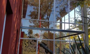 HERMOSA Casa de 320 m2/ Excelente vista al bosque/ Amenities/ Sup. 2500 m2/ Parque Las Naciones