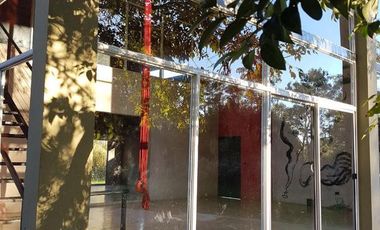 HERMOSA Casa de 320 m2/ Excelente vista al bosque/ Amenities/ Sup. 2500 m2/ Parque Las Naciones