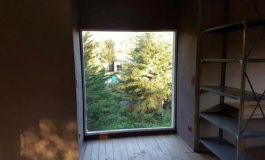 HERMOSA Casa de 320 m2/ Excelente vista al bosque/ Amenities/ Sup. 2500 m2/ Parque Las Naciones