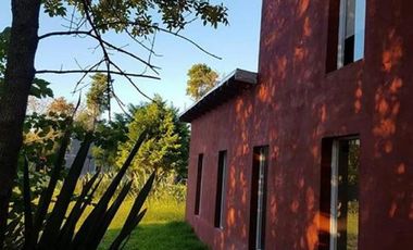 HERMOSA Casa de 320 m2/ Excelente vista al bosque/ Amenities/ Sup. 2500 m2/ Parque Las Naciones