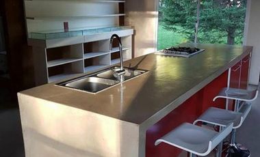 HERMOSA Casa de 320 m2/ Excelente vista al bosque/ Amenities/ Sup. 2500 m2/ Parque Las Naciones