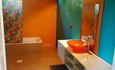 HERMOSA Casa de 320 m2/ Excelente vista al bosque/ Amenities/ Sup. 2500 m2/ Parque Las Naciones