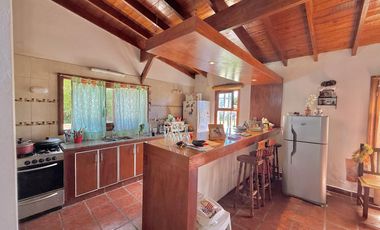 Importante propiedad en Mar de Cobo, sobre 2 lotes y a 150 metros del mar. APTA CREDITO