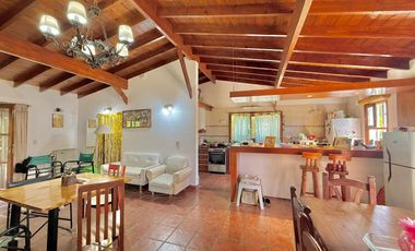 Importante propiedad en Mar de Cobo, sobre 2 lotes y a 150 metros del mar. APTA CREDITO