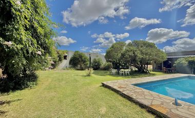 Importante propiedad en Mar de Cobo, sobre 2 lotes y a 150 metros del mar. APTA CREDITO