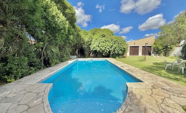 Importante propiedad en Mar de Cobo, sobre 2 lotes y a 150 metros del mar. APTA CREDITO