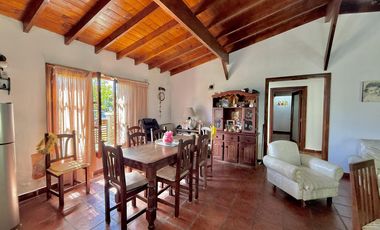 Importante propiedad en Mar de Cobo, sobre 2 lotes y a 150 metros del mar. APTA CREDITO