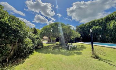 Importante propiedad en Mar de Cobo, sobre 2 lotes y a 150 metros del mar. APTA CREDITO