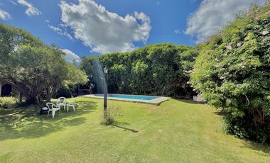 Importante propiedad en Mar de Cobo, sobre 2 lotes y a 150 metros del mar. APTA CREDITO