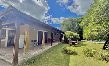 Importante propiedad en Mar de Cobo, sobre 2 lotes y a 150 metros del mar. APTA CREDITO