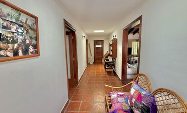 Importante propiedad en Mar de Cobo, sobre 2 lotes y a 150 metros del mar. APTA CREDITO