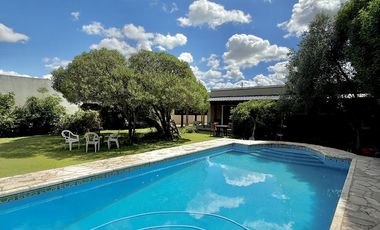 Importante propiedad en Mar de Cobo, sobre 2 lotes y a 150 metros del mar. APTA CREDITO