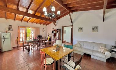 Importante propiedad en Mar de Cobo, sobre 2 lotes y a 150 metros del mar. APTA CREDITO