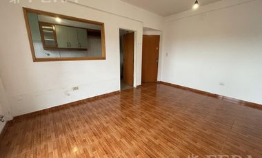 Alquiler de  departamento 2 ambientes con balcón en Wilde