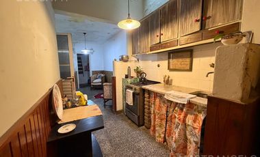 PH al frente de 3 ambientes con garage