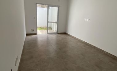 Venta, Departamento, 2 Ambientes, Villa Luzuriaga, Patio