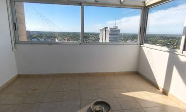 Departamento en alquiler en San Isidro 4 ambientes en Dúplex con escritorio, toilette y balcón,