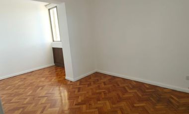 Departamento en alquiler en San Isidro 4 ambientes en Dúplex con escritorio, toilette y balcón,