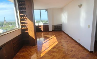 Departamento en alquiler en San Isidro 4 ambientes en Dúplex con escritorio, toilette y balcón,