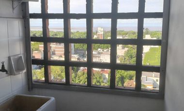 Departamento en alquiler en San Isidro 4 ambientes en Dúplex con escritorio, toilette y balcón,