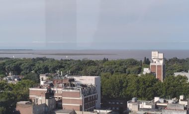 Departamento en alquiler en San Isidro 4 ambientes en Dúplex con escritorio, toilette y balcón,