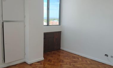 Departamento en alquiler en San Isidro 4 ambientes en Dúplex con escritorio, toilette y balcón,