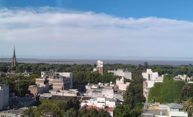 Departamento en alquiler en San Isidro 4 ambientes en Dúplex con escritorio, toilette y balcón,