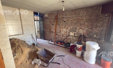 ALQUILER - LOCAL USO COMERCIAL O PROFESIONAL EN SAN ANDRES A METROS DE LA PLAZA ALEM