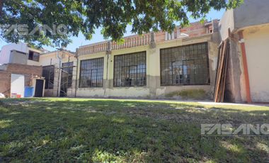 ALQUILER - LOCAL USO COMERCIAL O PROFESIONAL EN SAN ANDRES A METROS DE LA PLAZA ALEM