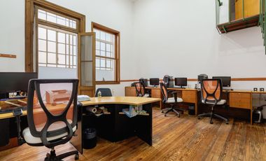 Oficina en venta barrio centro por calle pellegrini amplio luminoso categoria