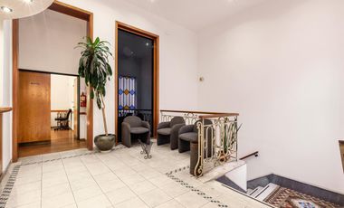 Oficina en venta barrio centro por calle pellegrini amplio luminoso categoria