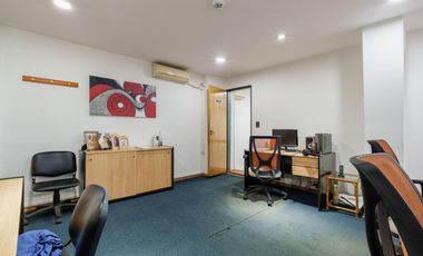 Oficina en venta barrio centro por calle pellegrini amplio luminoso categoria