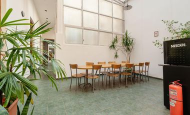 Oficina en venta barrio centro por calle pellegrini amplio luminoso categoria