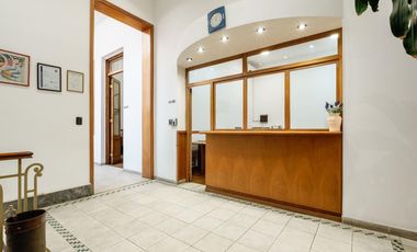 Oficina en venta barrio centro por calle pellegrini amplio luminoso categoria