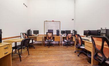 Oficina en venta barrio centro por calle pellegrini amplio luminoso categoria