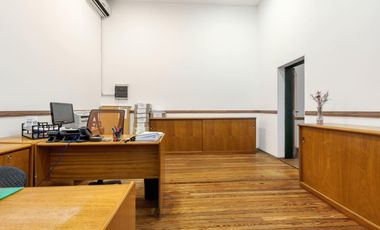 Oficina en venta barrio centro por calle pellegrini amplio luminoso categoria